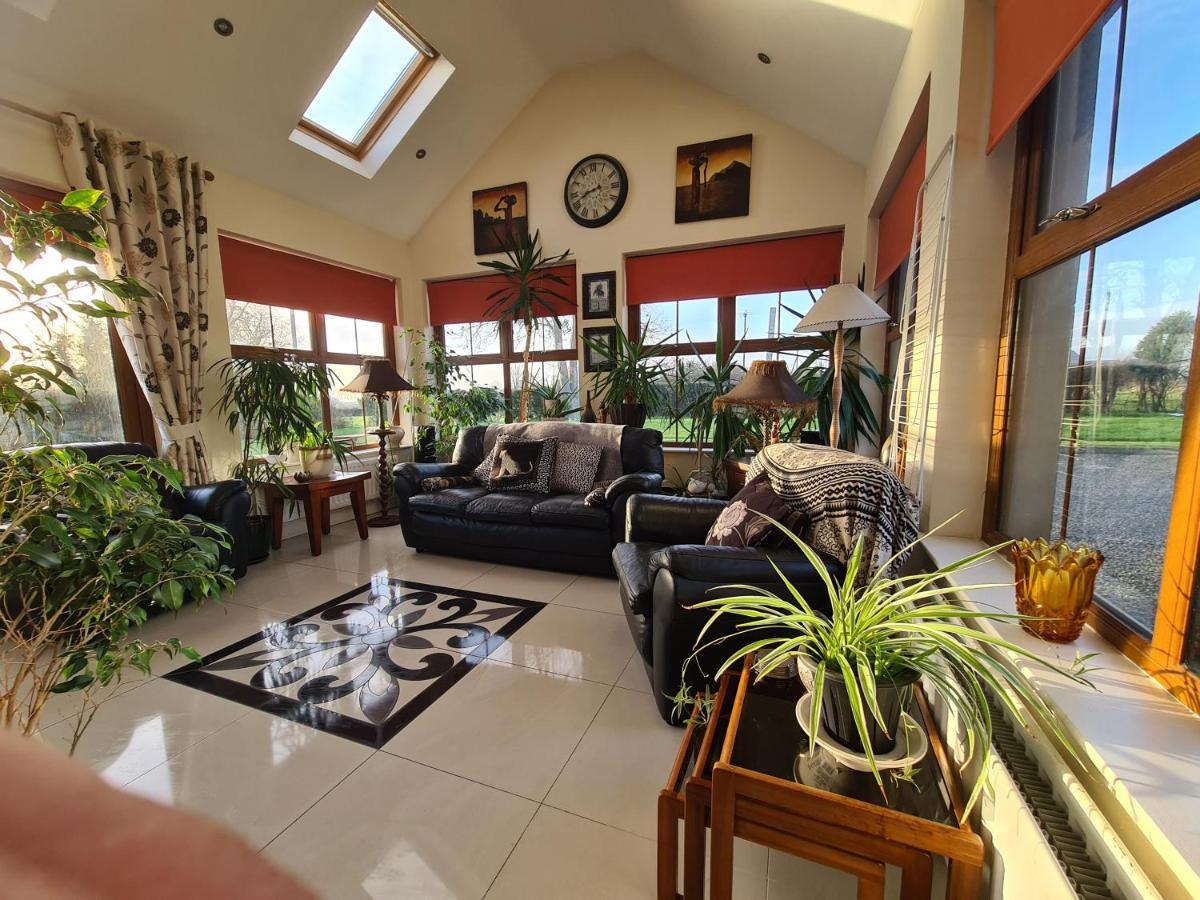 Knockalla Luxury Property With Hot Tub Suitable For Families Portadown Exterior photo